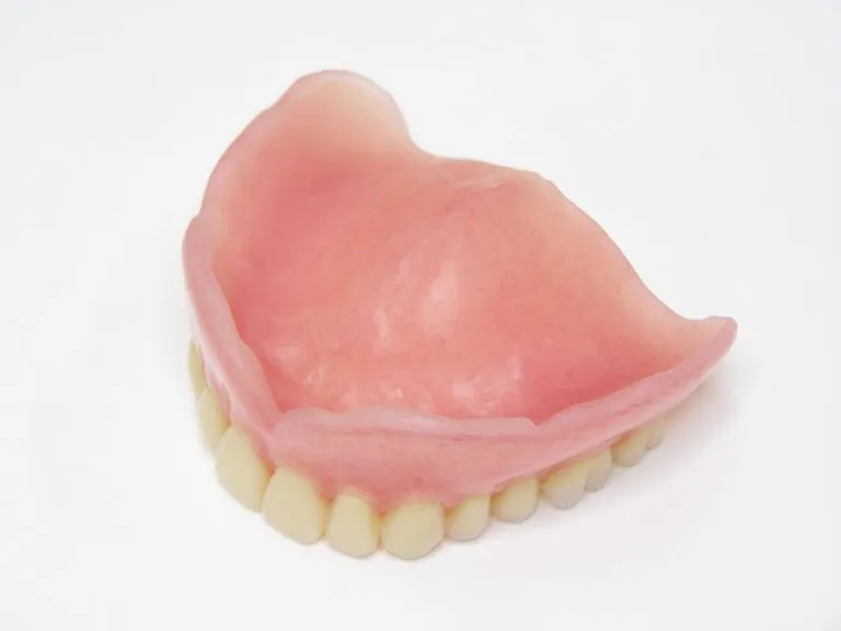 デジタル技術が変える、入れ歯作りの未来